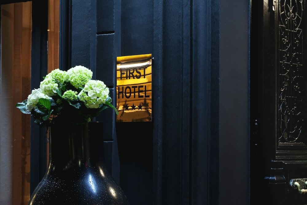 Фото First Hotel Paris Tour Eiffel