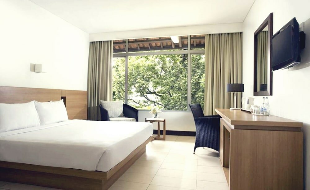 Фото Hotel Santika Bandung