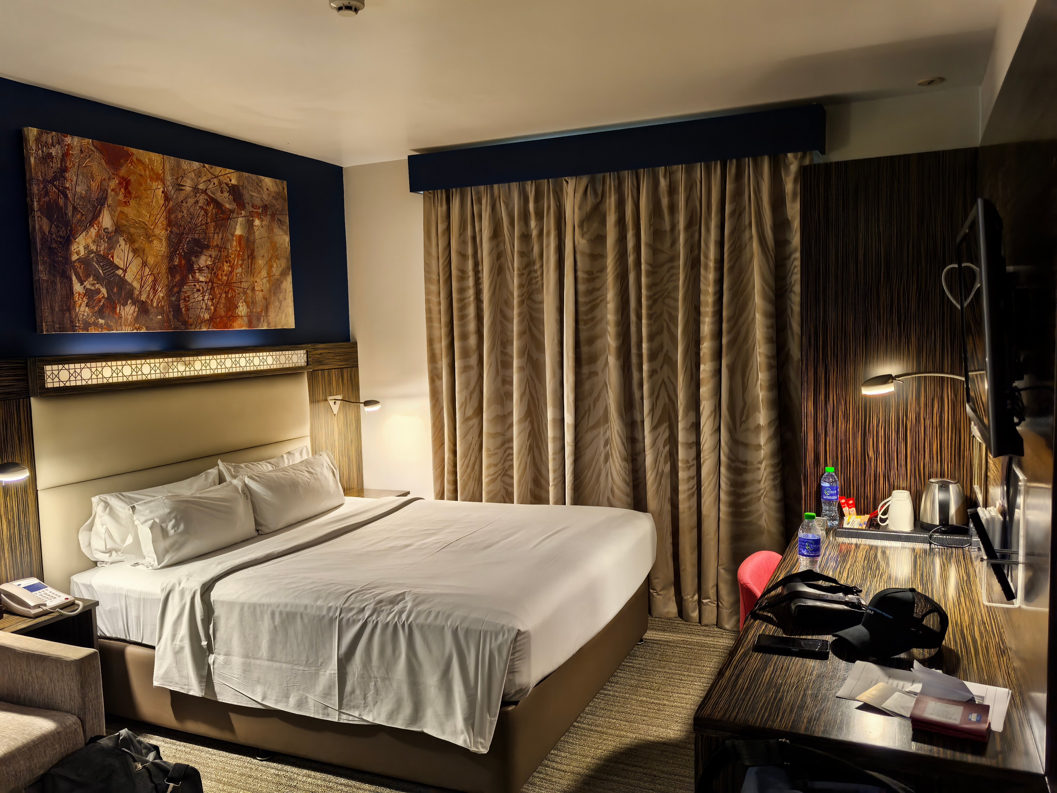 Фото Holiday Inn Express Dubai Jumeirah