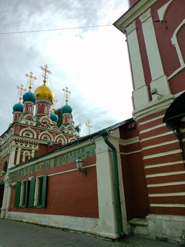 Православный храм Храм Успения Пресвятой Богородицы в Гончарах, Москва, фото