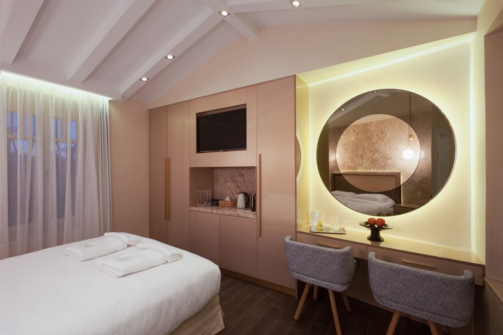 Фото Consolato Boutique