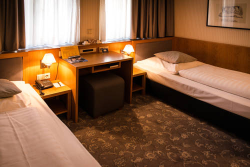 Фото Townhouse Hotel