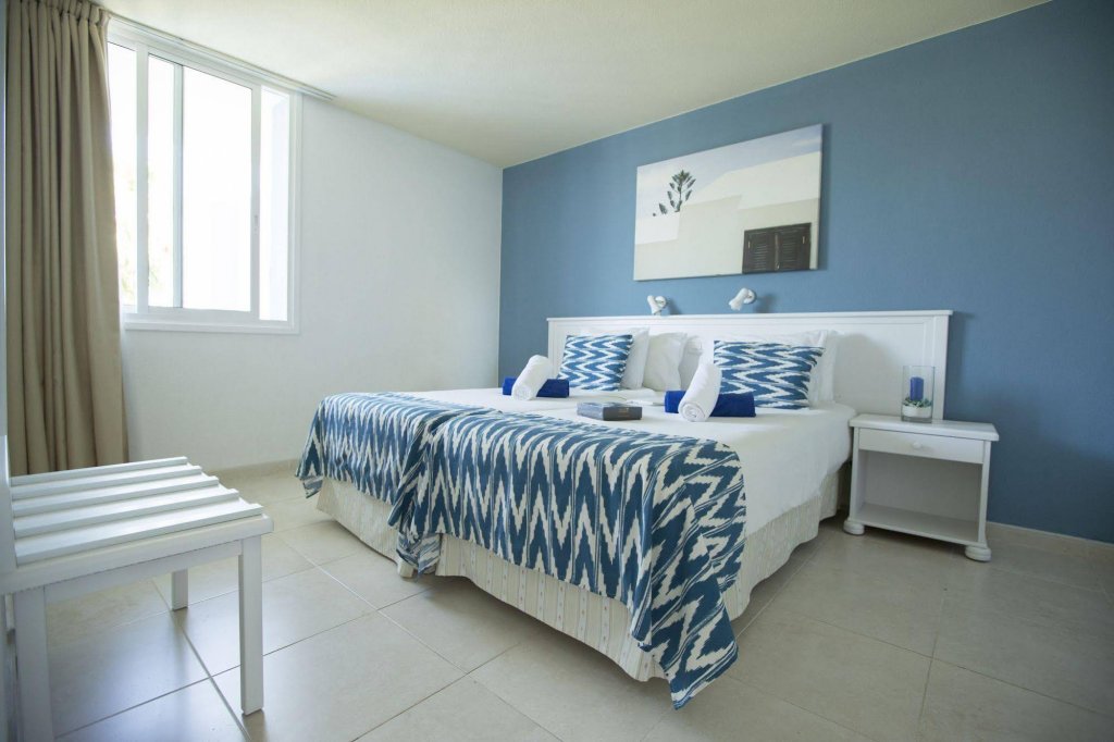 Фото Aparthotel Playa del Sol - Adults Only