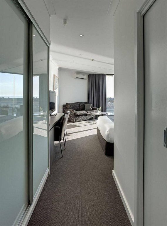 Фото The Lakes Resort Hotel