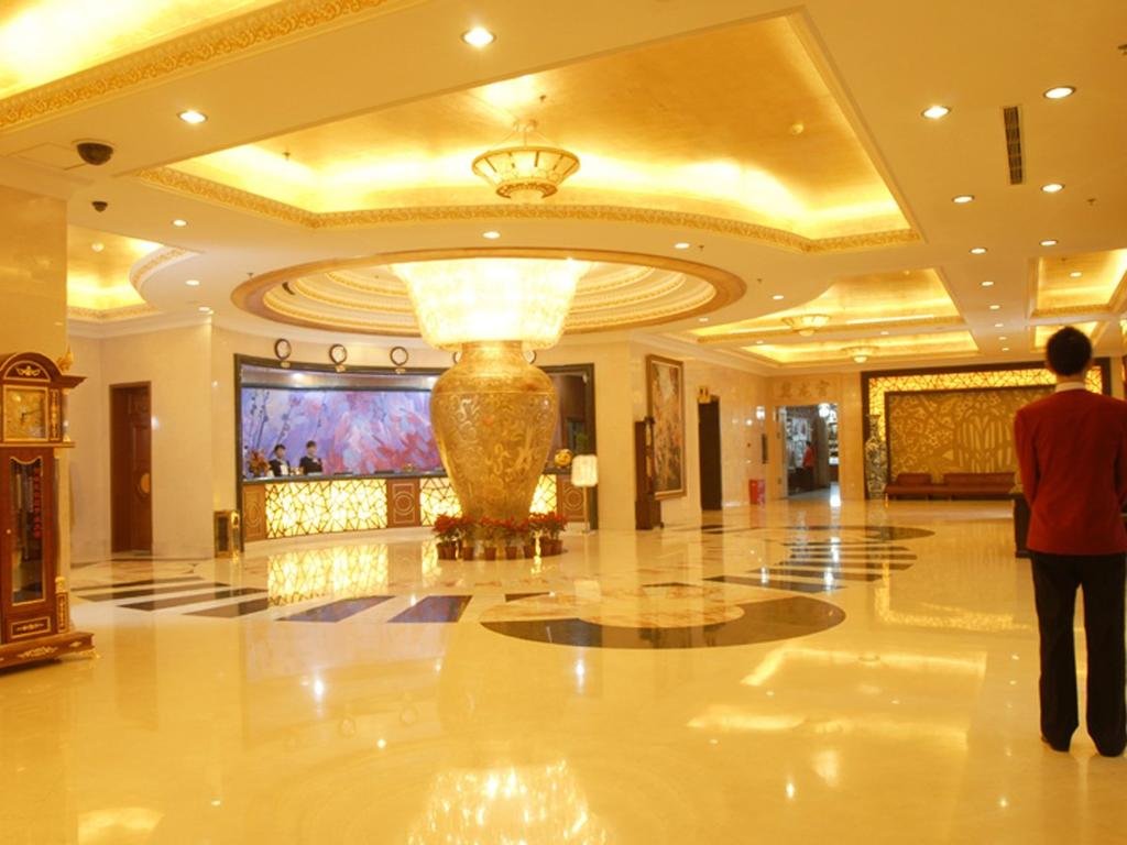 Фото The Royal Palace Hotel