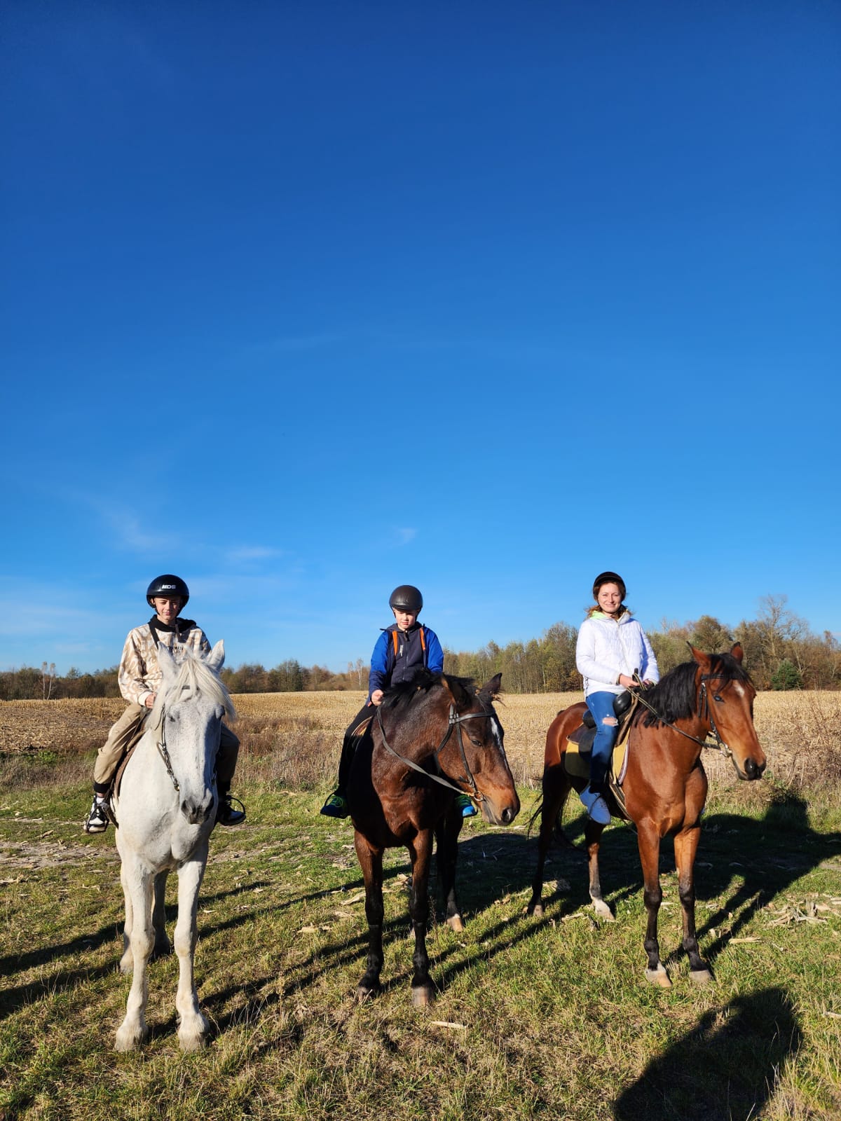 Порно әйелі қара еркектің есегін жалайды