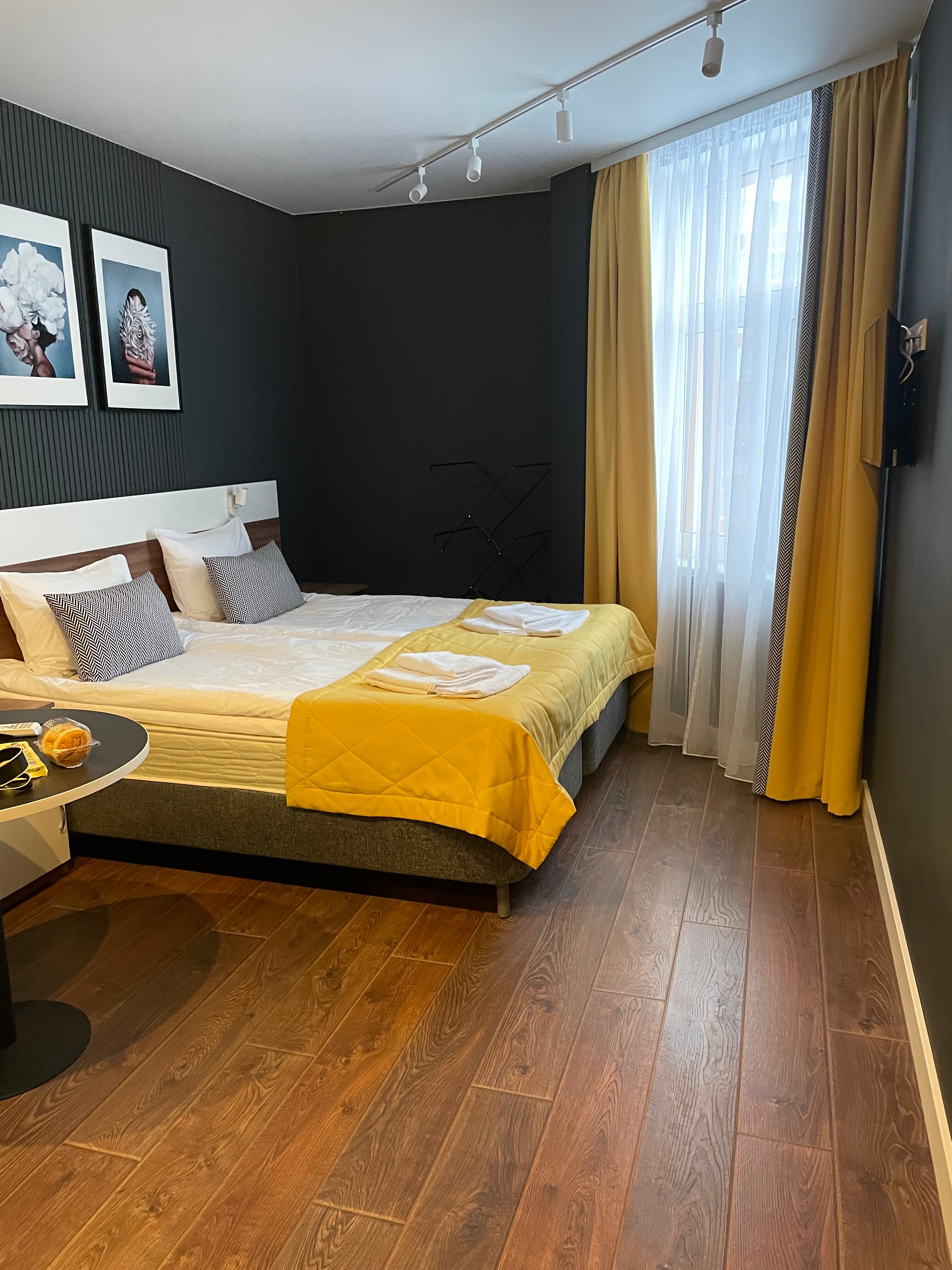 Фото Демократ на Краснопутиловской 111