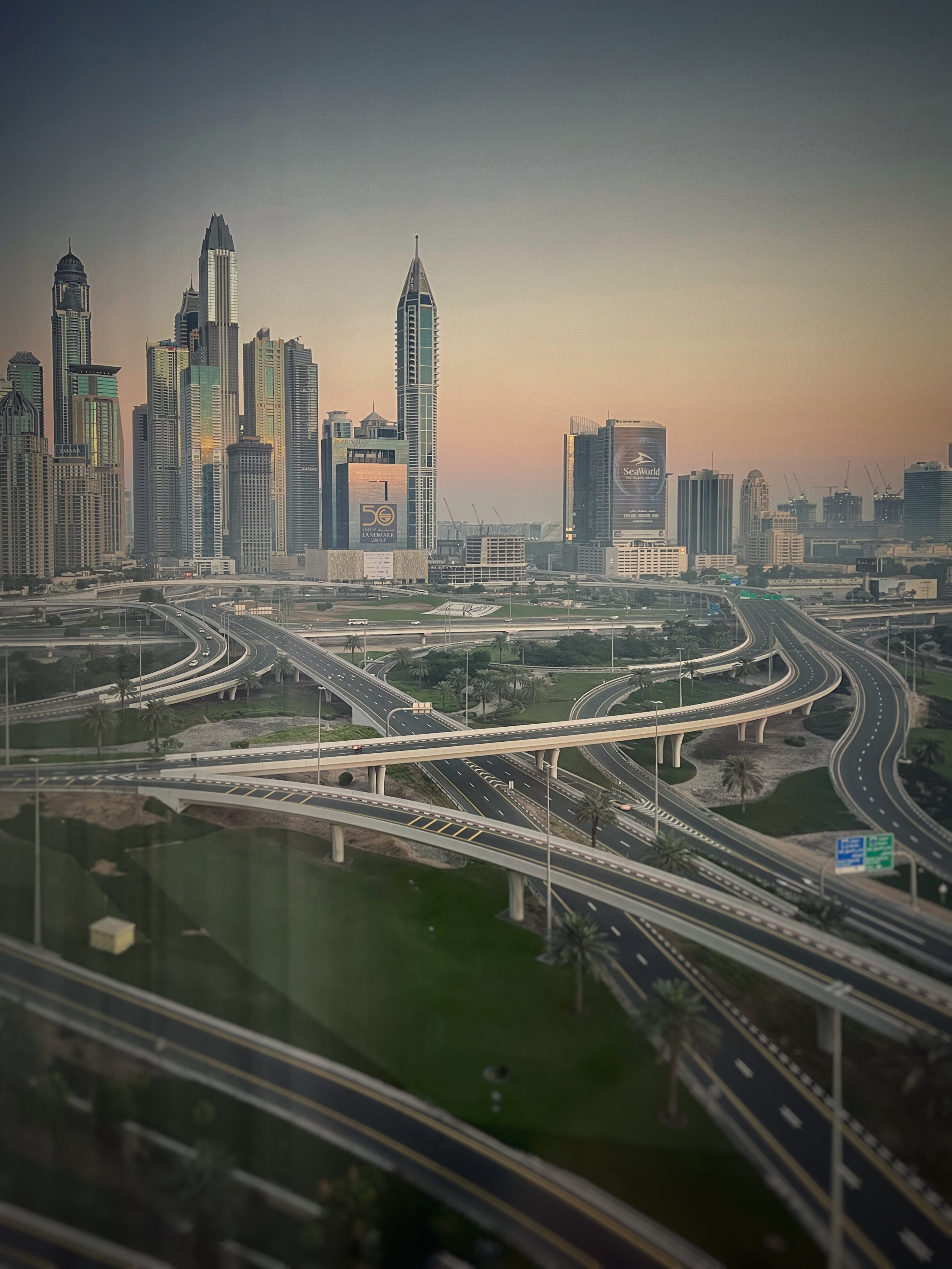 Фото Taj Jumeirah Lake Towers