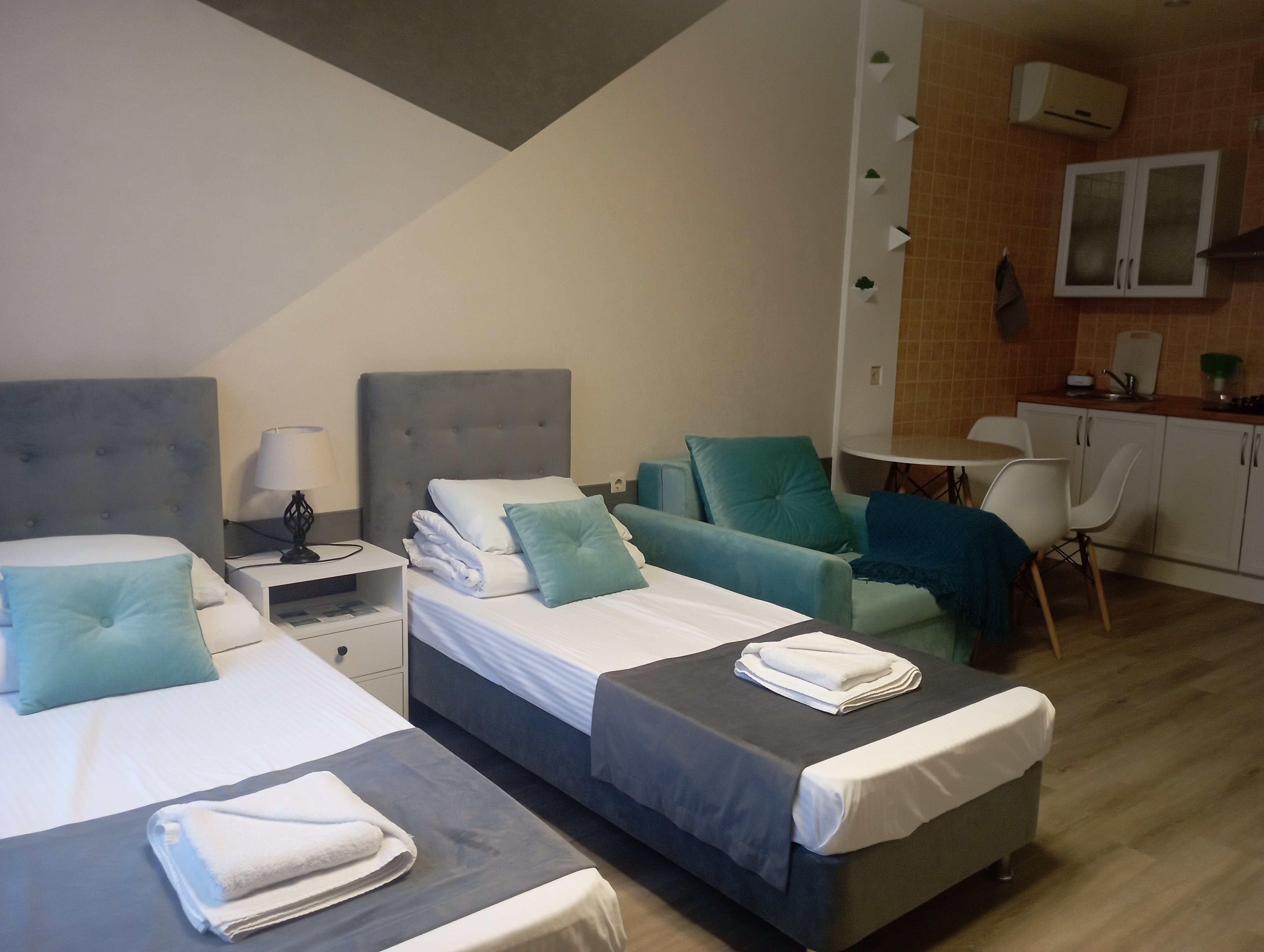 Фото отеля 2