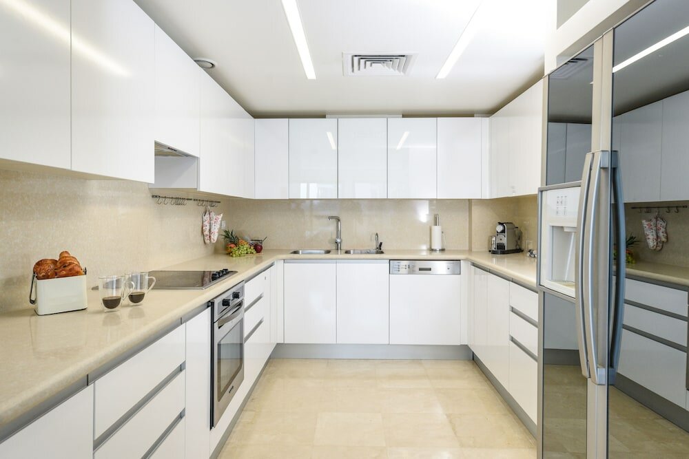 Фото Deluxe 2 Bedroom Apartment in Herzylia