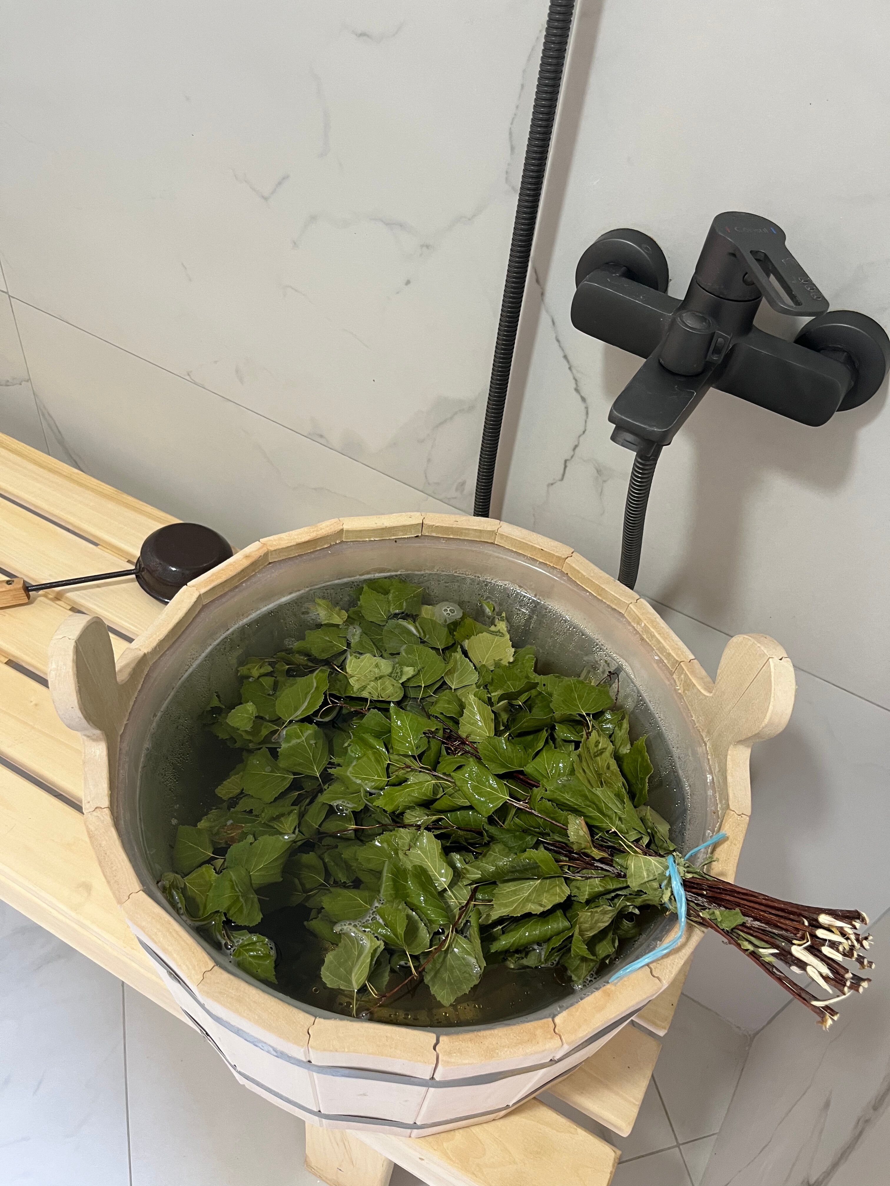 Фото White glamp