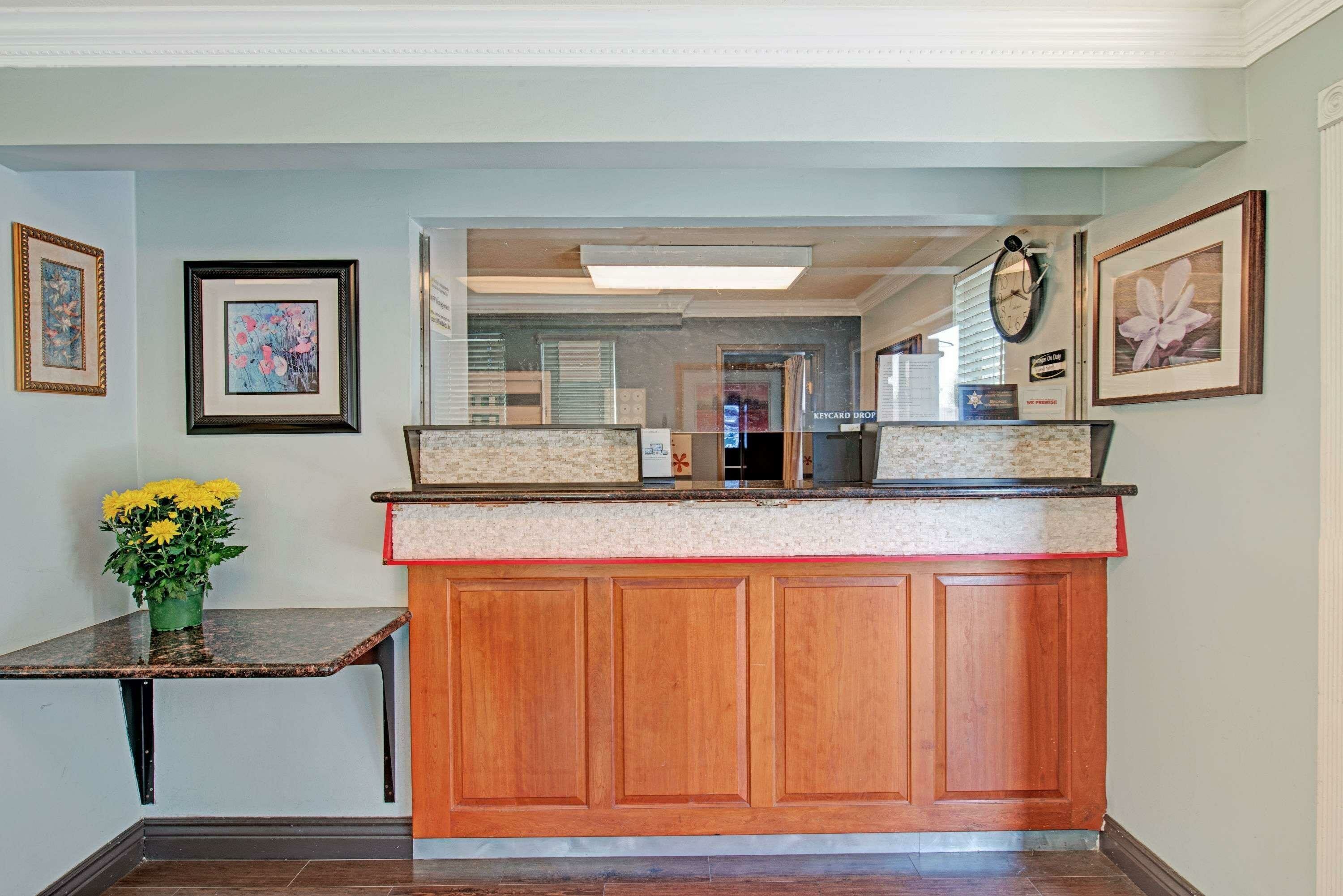 Фото Super 8 by Wyndham Sacramento/Florin Rd