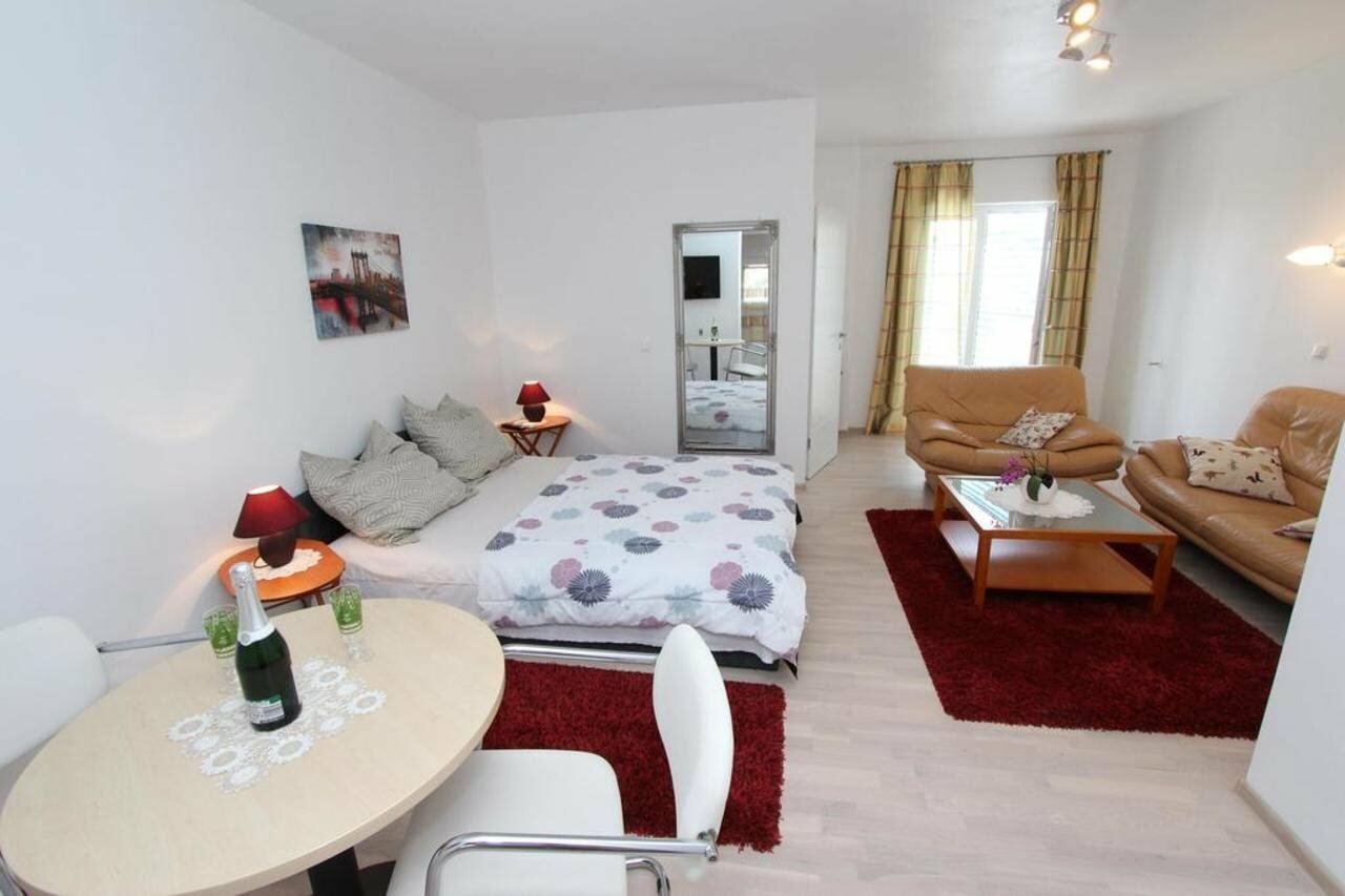 Фото Rooms and apartments Sally