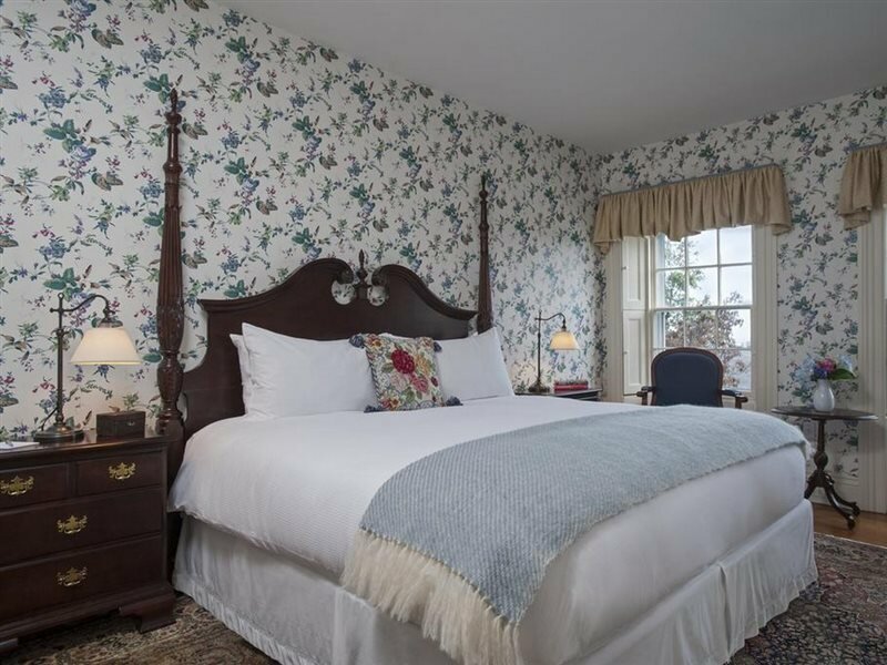 Фото Jared Coffin House