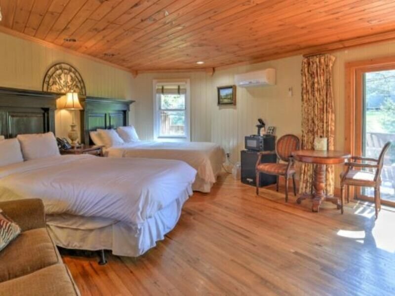 Фото The Village Inn