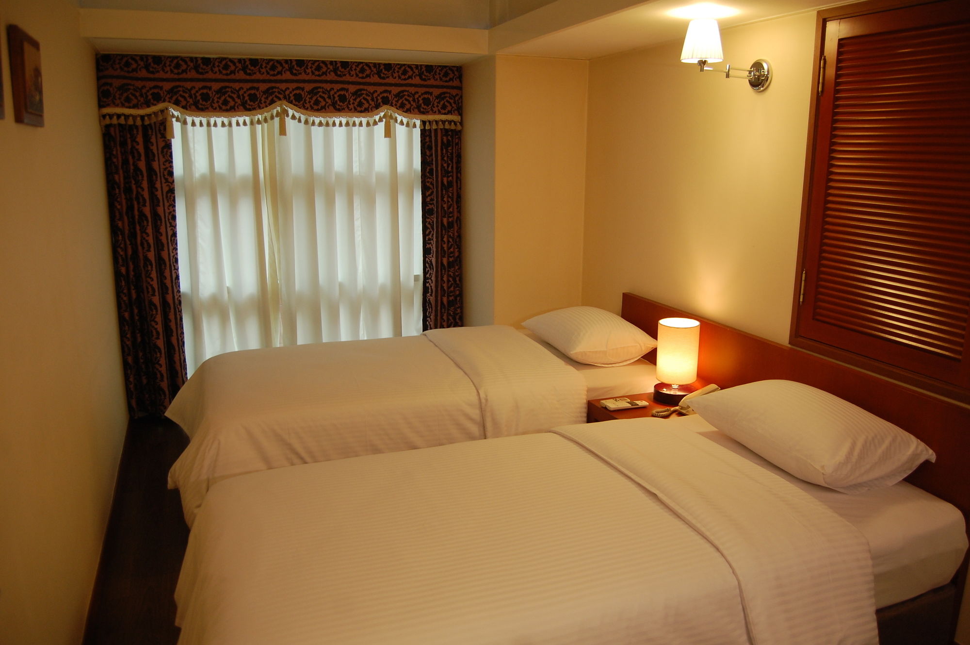 Фото New Korea Hotel