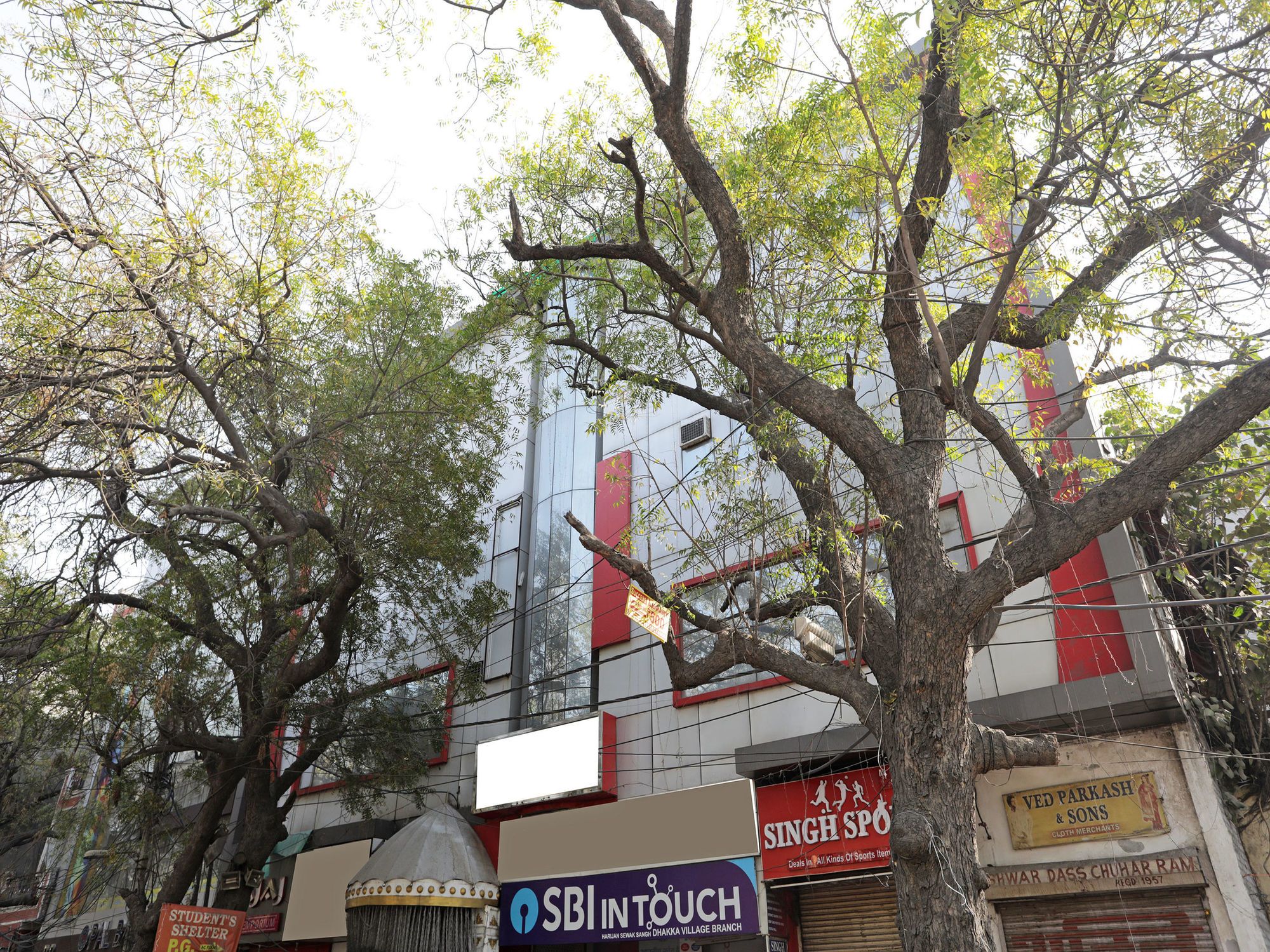 Фото Oyo 12190 Blue Umbrella