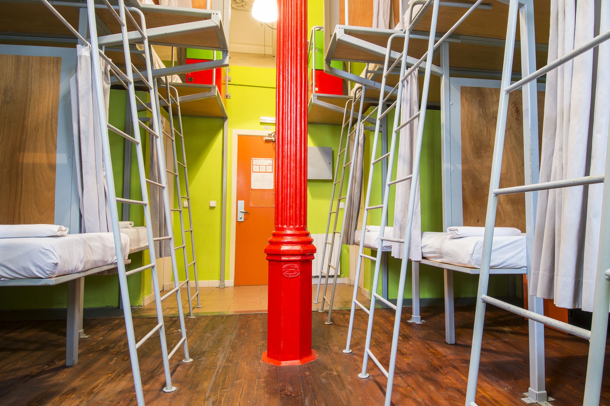 Фото Safestay Barcelona Gothic