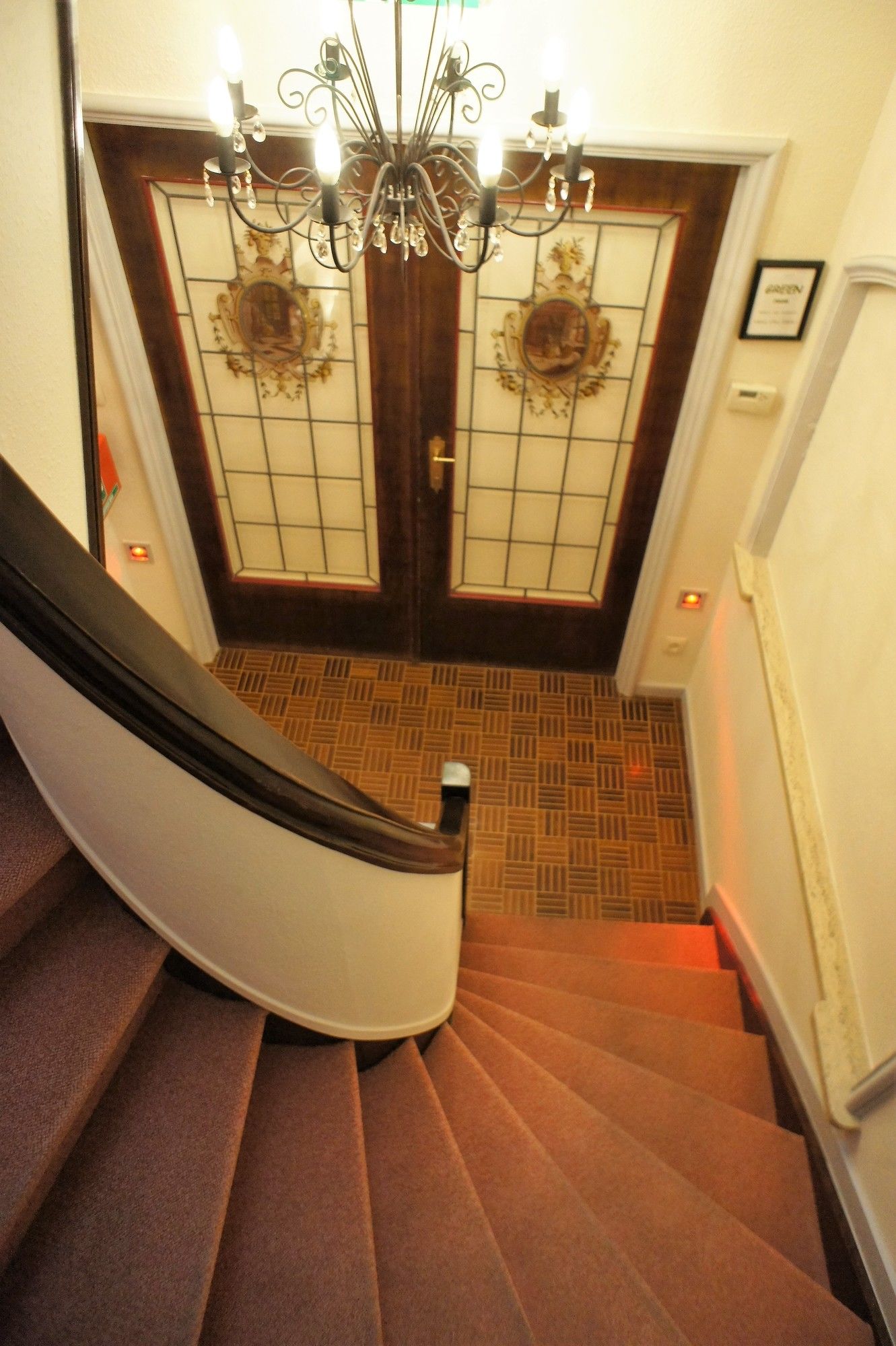 Фото J and R Brussels City Apartment