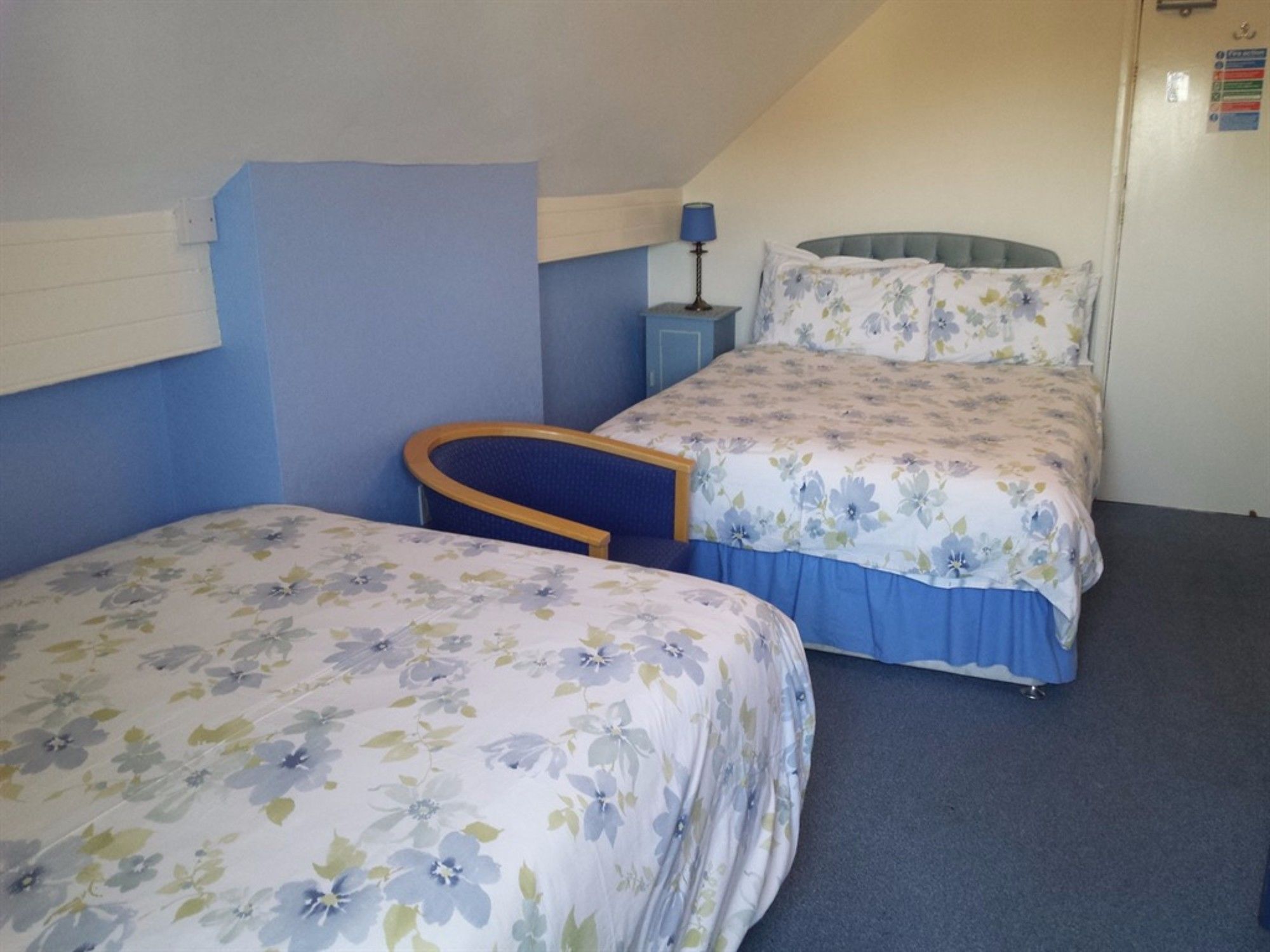 Фото The Ravensbourne Hotel