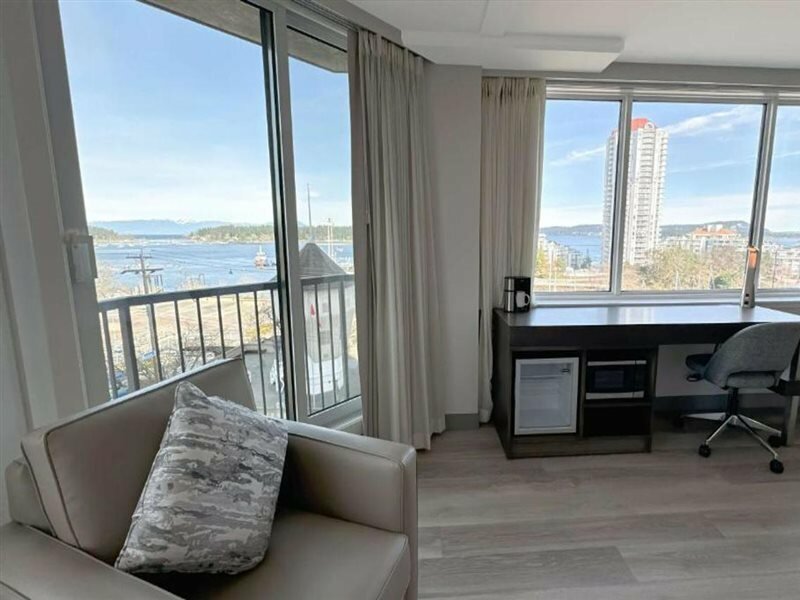 Фото Coast Bastion Hotel