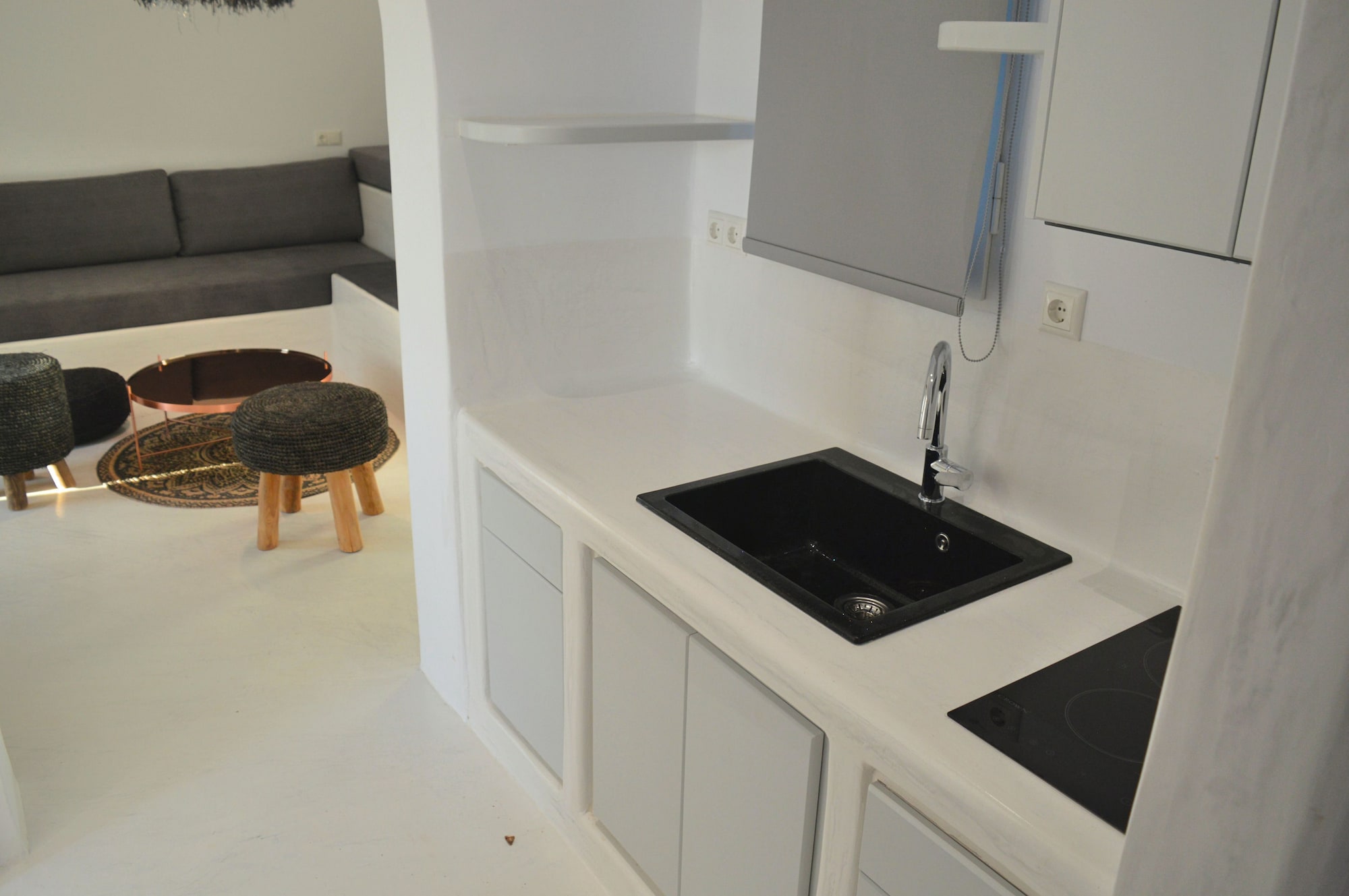 Фото Iphimedeia Apartments & Suites