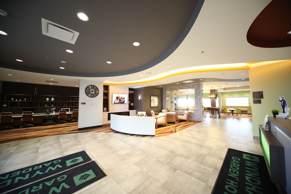 Фото Wyndham Garden Edmonton Airport