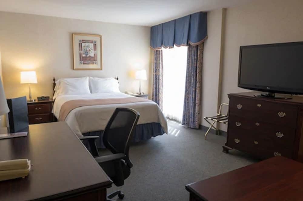 Фото The Roehampton Hotel