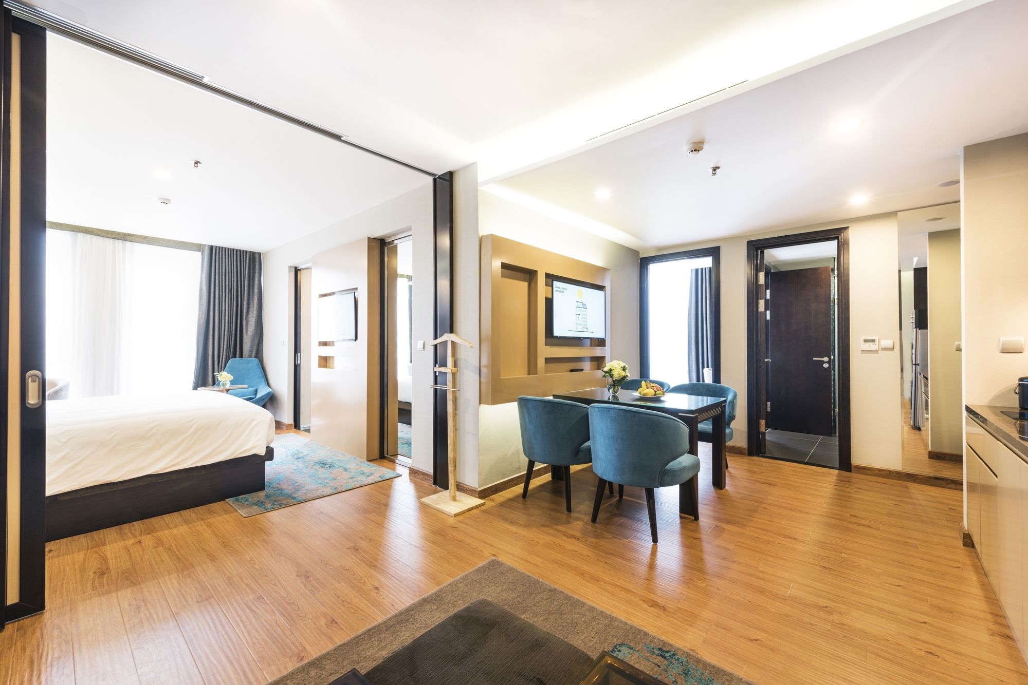 Фото Novotel Suites Hanoi