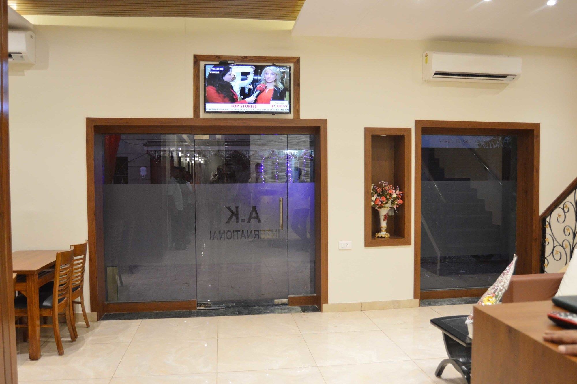 Фото Hotel Ak International