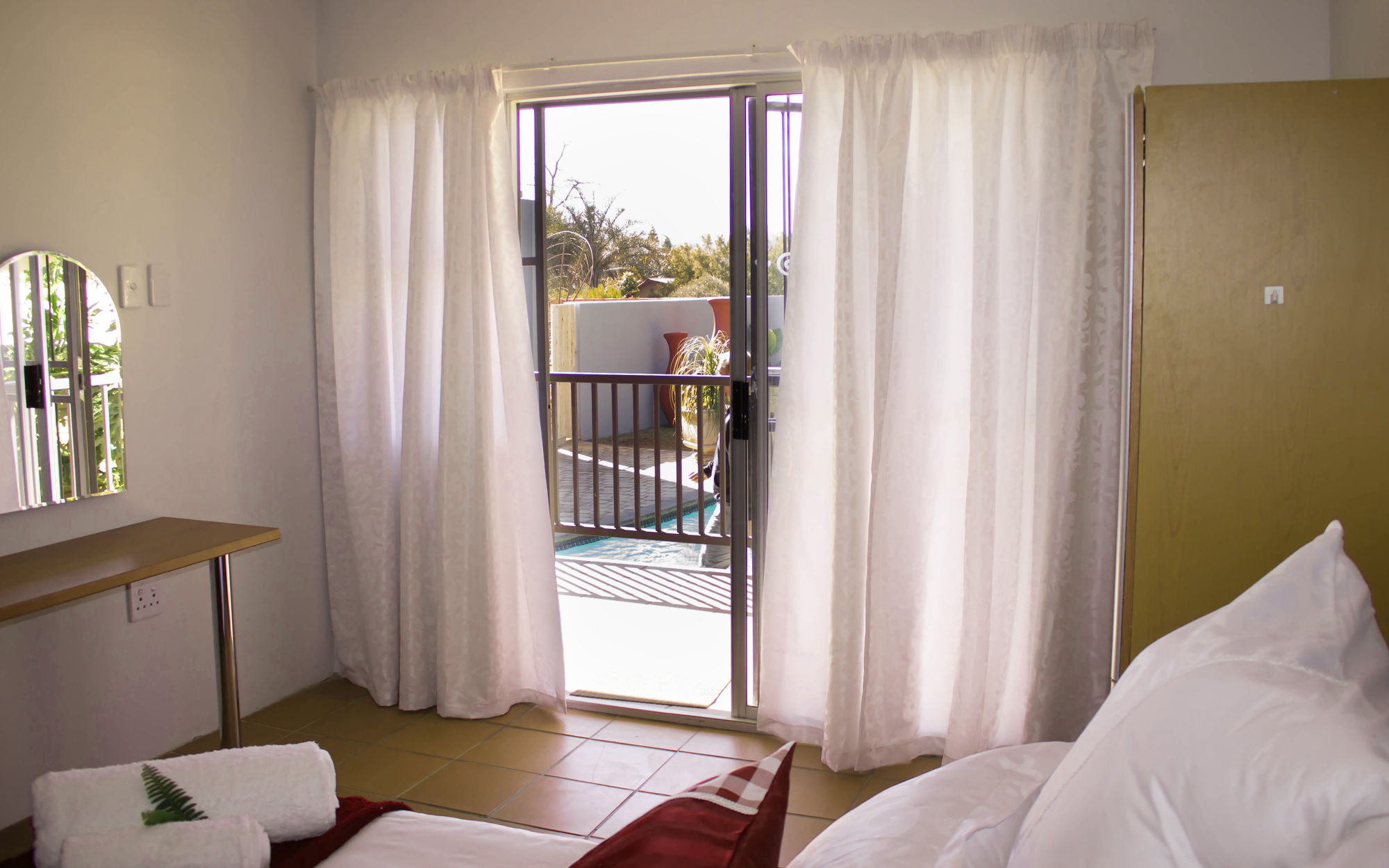 Фото Oppi Hoek Guesthouse