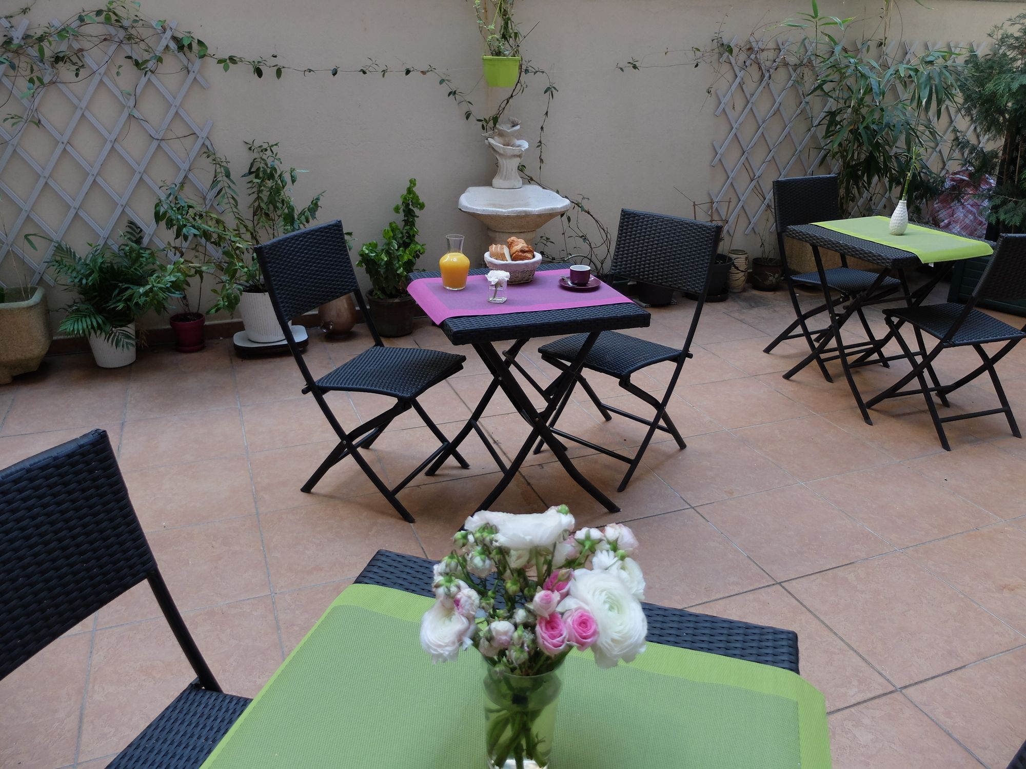 Фото Hôtel Moderniste