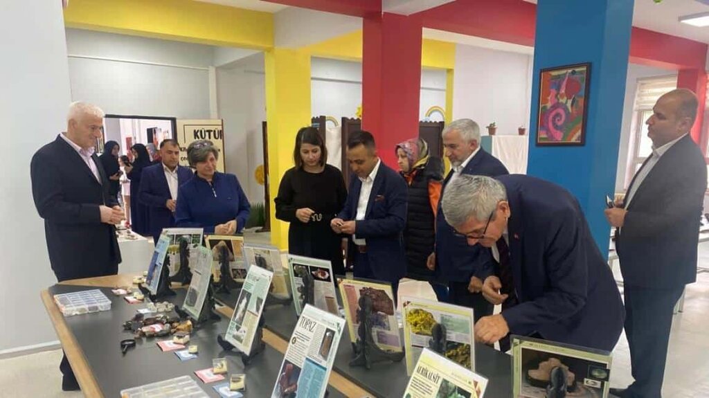 Primary school Osmanbey Primary School, Adapazari, photo