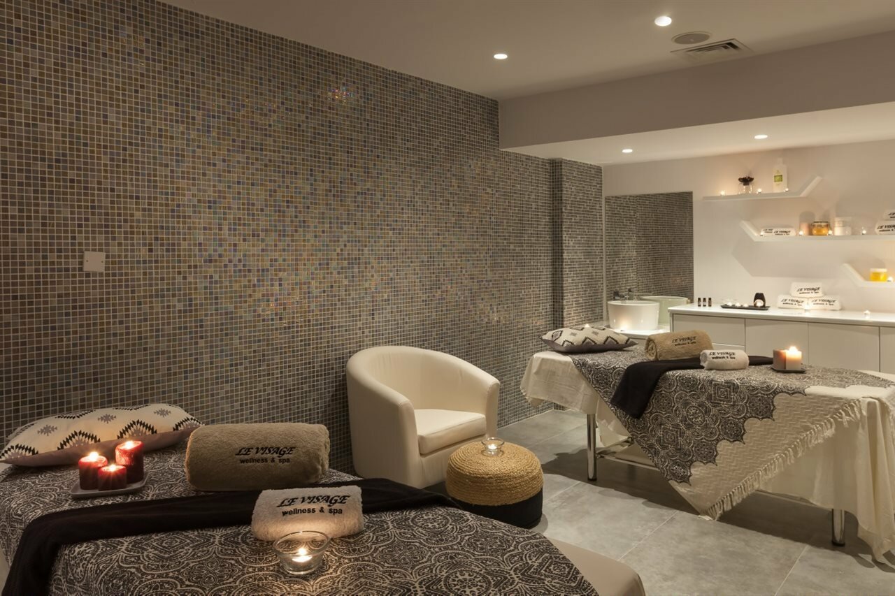 Фото The Blue Ivy Hotel and Suites