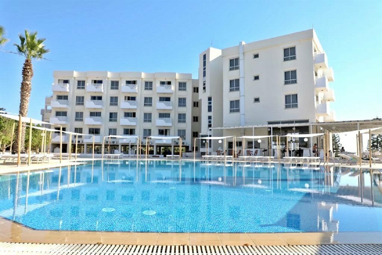 Фото отеля 1