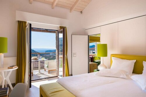 Внешний вид отеля Salvator Villas & SPA Hotel в Святой Κυριακή, фото 4