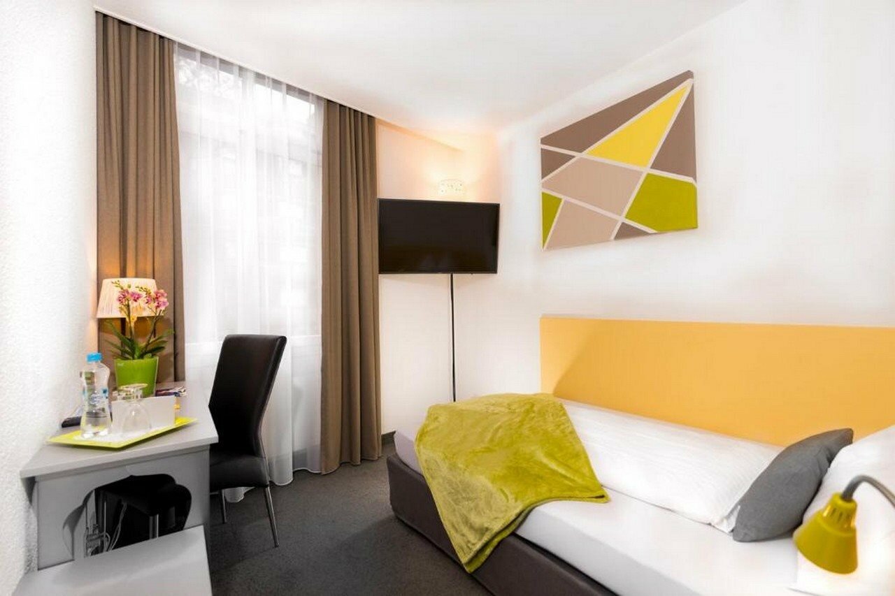 Фото Hotel Waldhorn