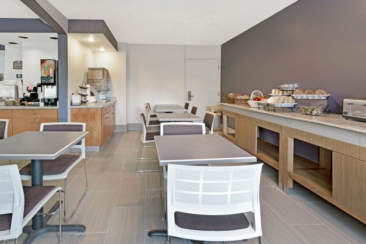 Фото Microtel Inn by Wyndham Denver