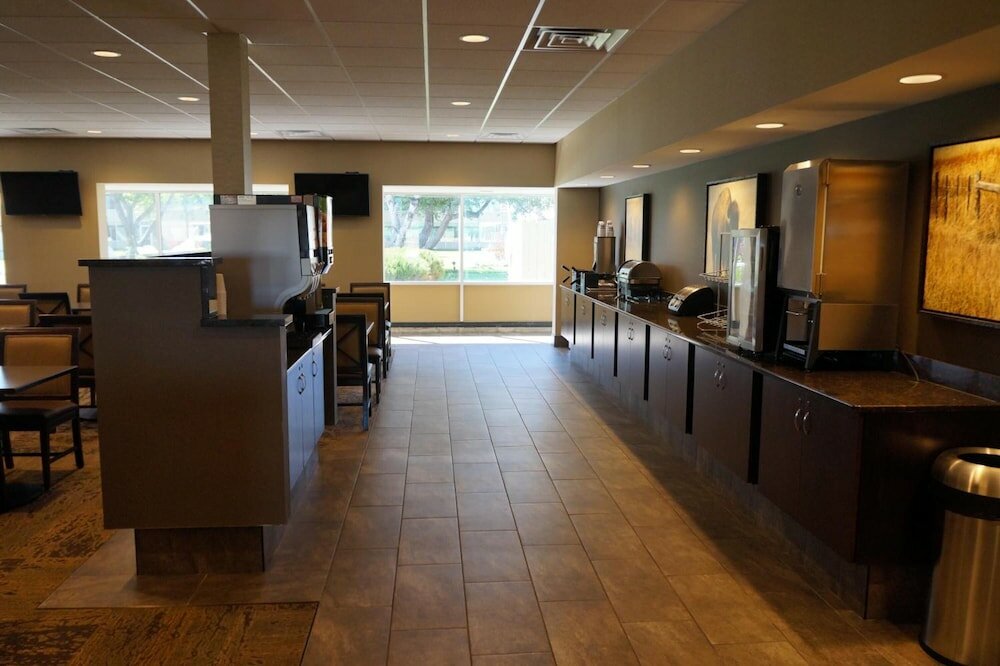 Фото Biltmore Hotel & Suites