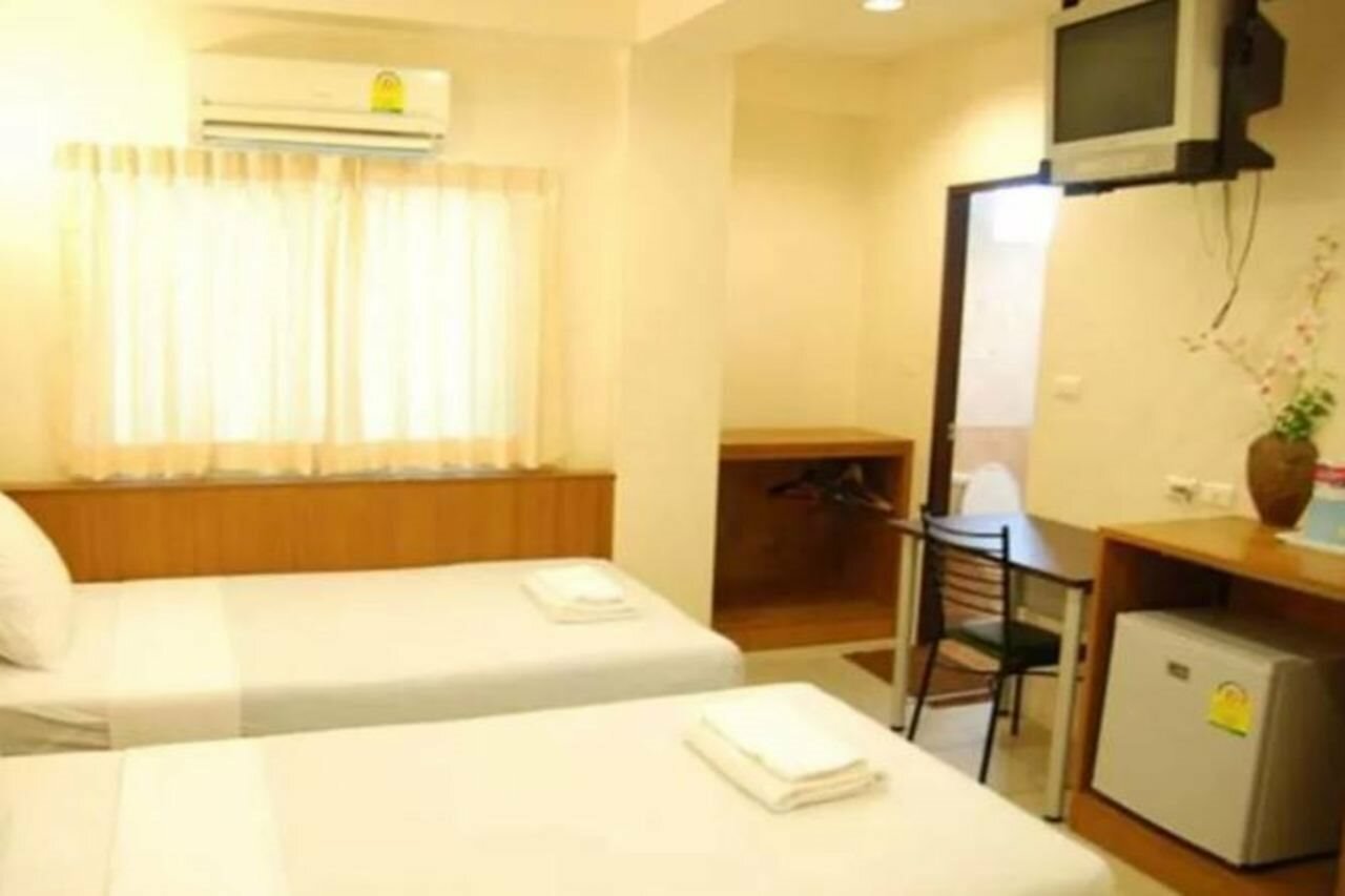 Фото Rambuttri House