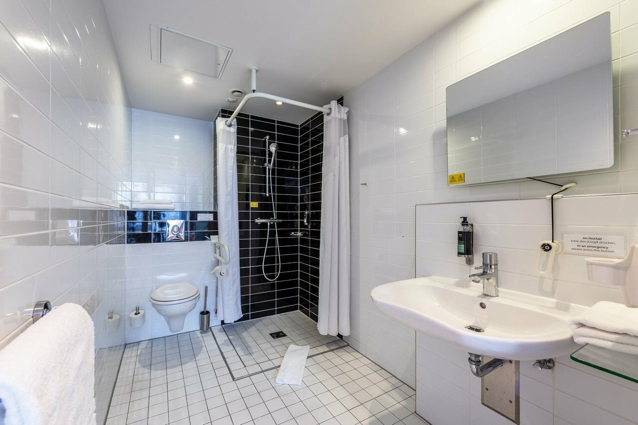 Фото Premier Inn Hamburg City Millerntor