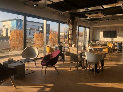 Гостиница Campanile Laval Nord в Лавале