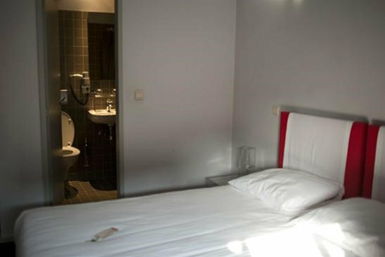 Фото Monty Small Design Hotel