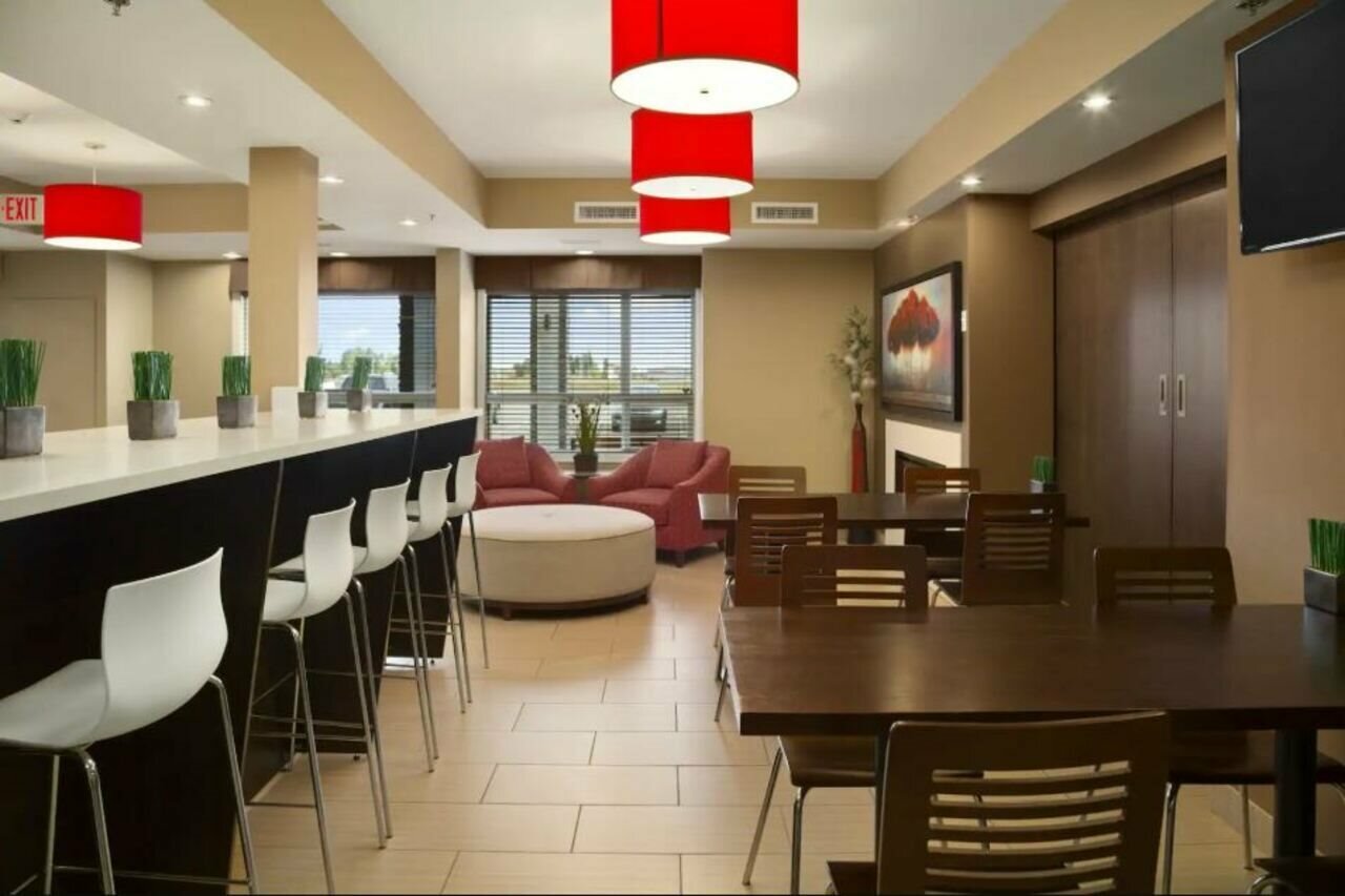 Фото Microtel Inn & Suites by Wyndham Blackfalds Red Deer North