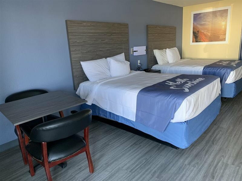 Фото Days Inn by Wyndham Okmulgee