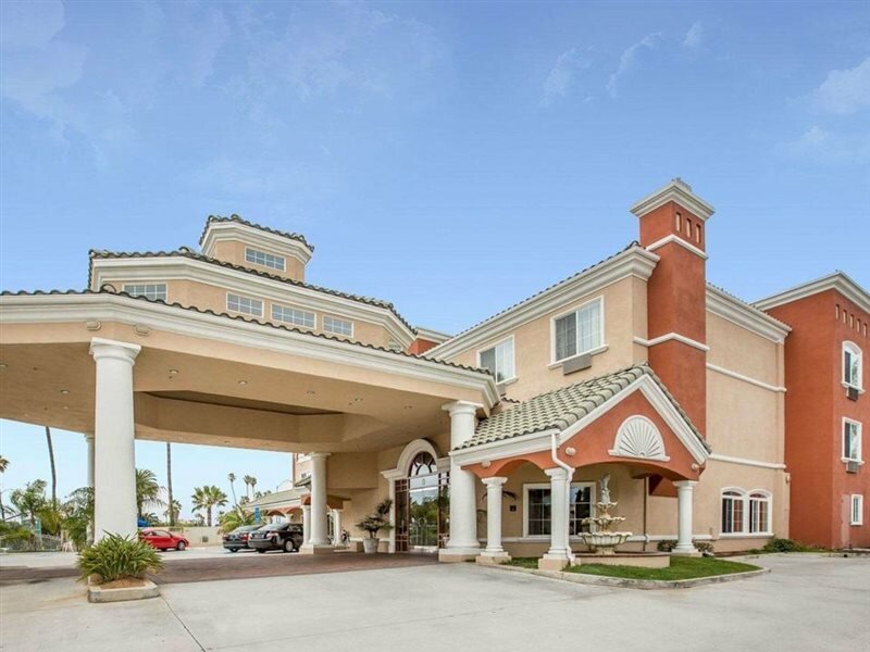Фото Comfort Suites Oceanside Camp Pendleton Area
