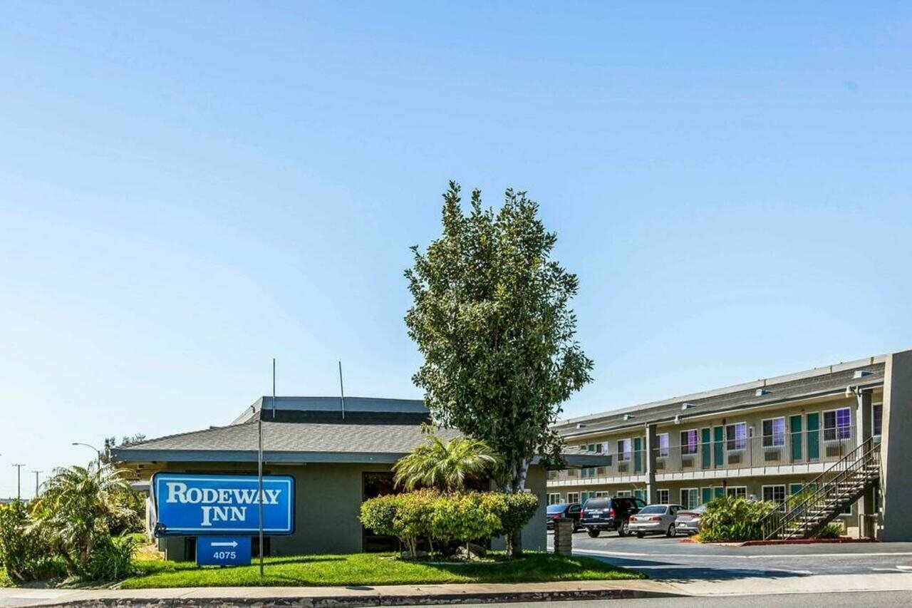 Фото Rodeway Inn Ontario Airport Mills