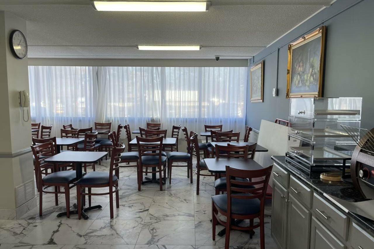 Фото Best Western Rutgers University Hotel