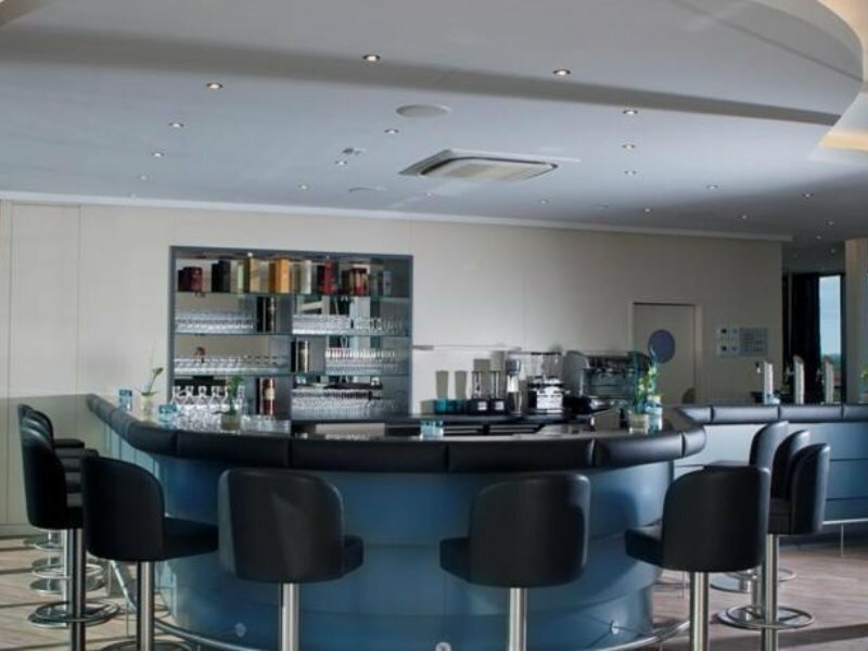 Фото Hotel Vier Jahreszeiten Lübeck