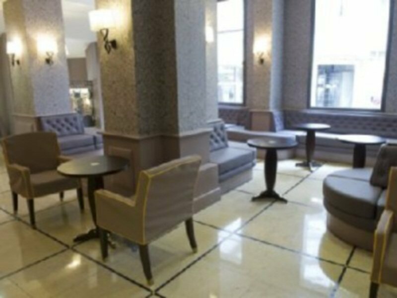 Фото The Originals City, Hôtel Astoria Vatican, Lourdes